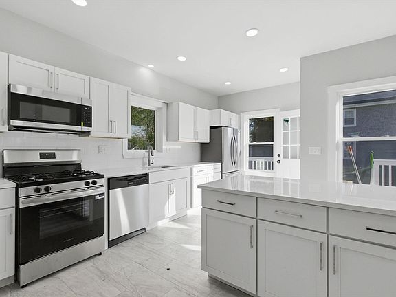 2nd image of 7 Myrtle St