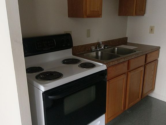 2nd image of 1733 Garden Ln APT 6