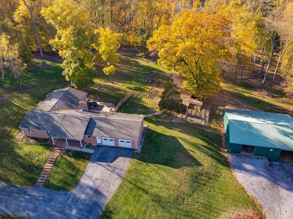807 Grade Rd, Falling Waters, WV 25419