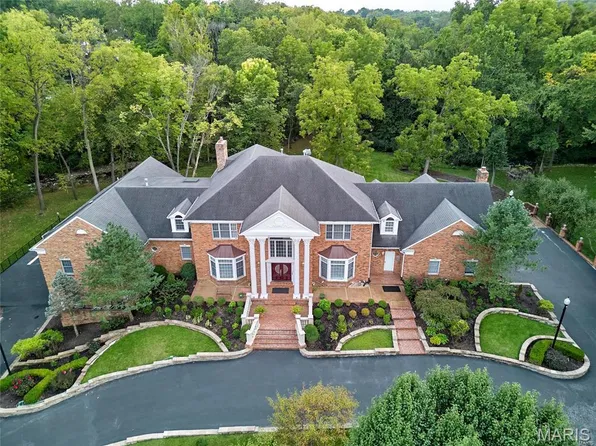 9780 Old Warson Rd, Saint Louis, MO 63124