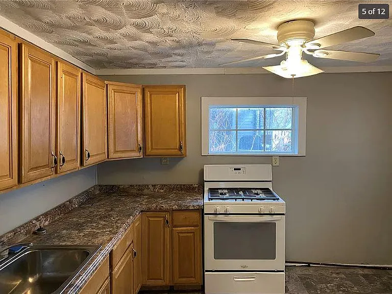 17 Cottage Ave — Photo 5
