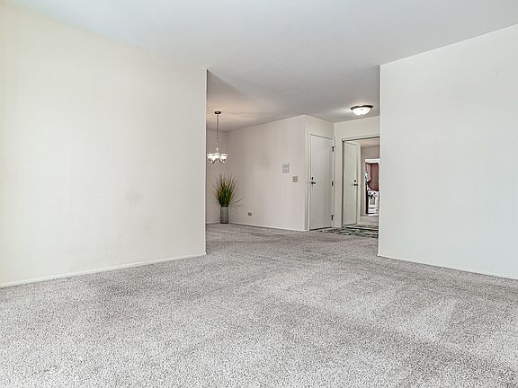 5th image of 270 Kings Mill Ct Unit A-2