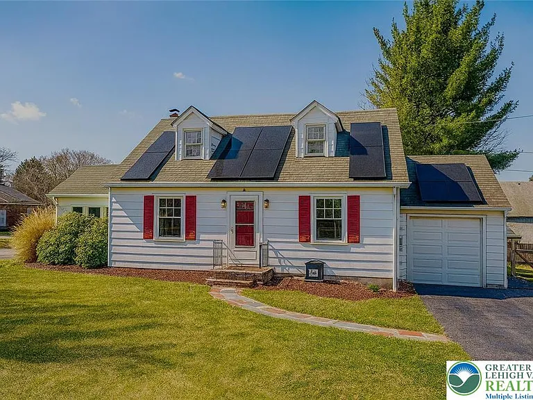 1117 Whitney Ave — Photo 1