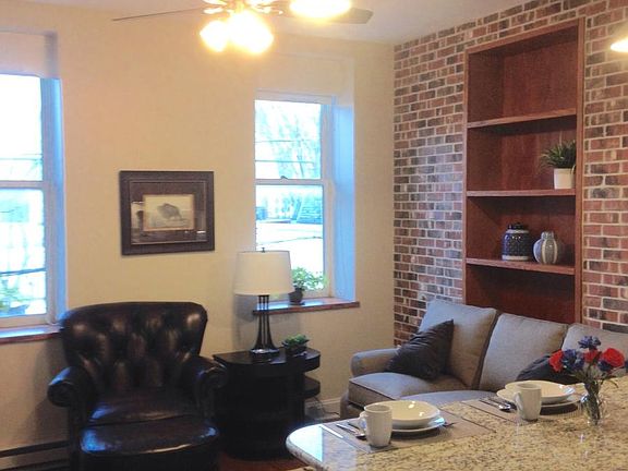 2nd image of 18 Saint Louis Pl #Pearl
