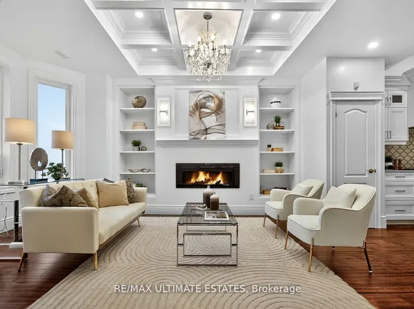 290 Bathurst St, Toronto, ON M5T 2S3