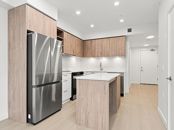 3rd image of 82 1st St #114