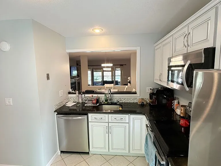 18 Putnam Ln — Photo 10