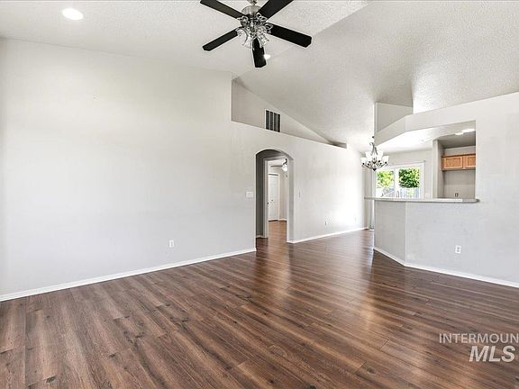 4th image of 19854 Montclair Way