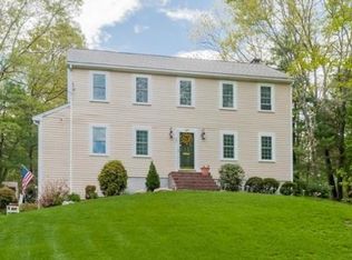 25 Old Icehouse Ln, Hanover, MA 02339