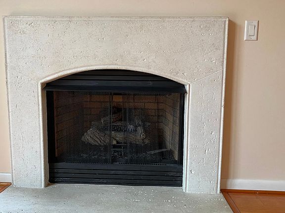 5th image of 1021 N Garfield St APT 647