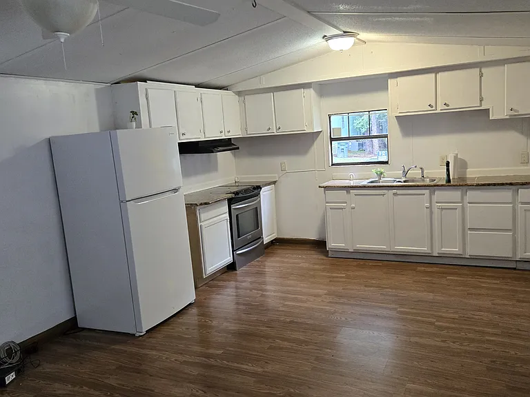 29 Bark St #29 — Photo 3