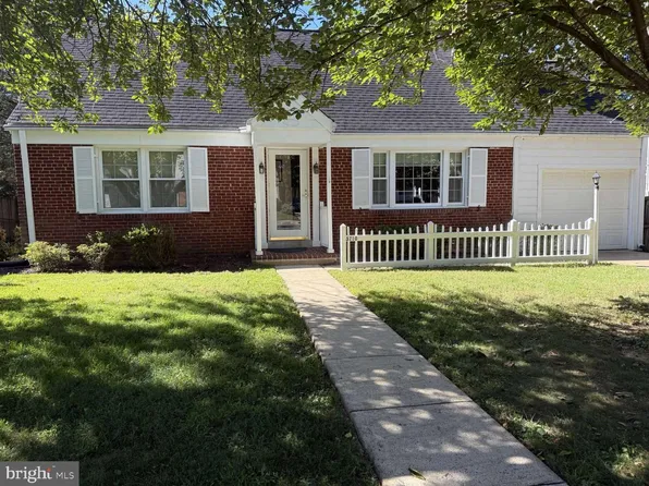 5710 Lone Oak Dr, Bethesda, MD 20814