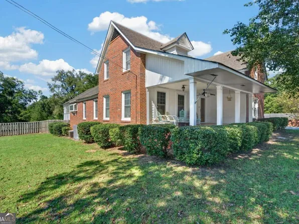 149 E Main St, Irwinton, GA 31042