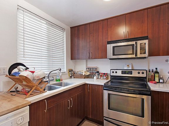 4th image of 2828 University Ave Unit 305