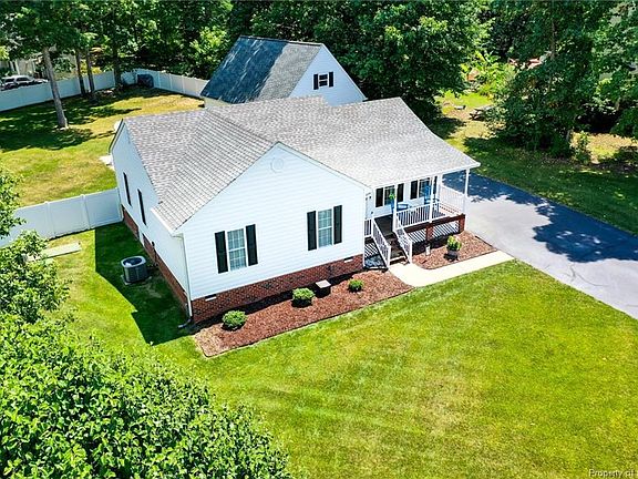 4th image of 9245 Deerlake Dr
