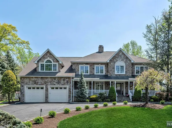 719 Orangeburgh Rd, River Vale, NJ 07675