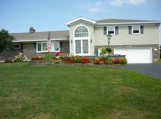 223 Golf Course Rd, Amsterdam, NY 12010