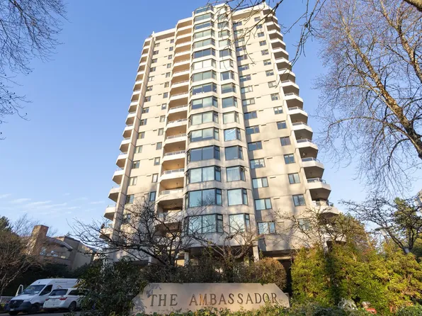 7321 Halifax St #802, Burnaby, BC V5A 4R5
