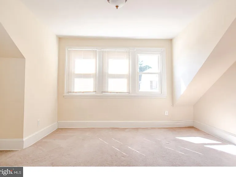 476 Lyceum Ave — Photo 11