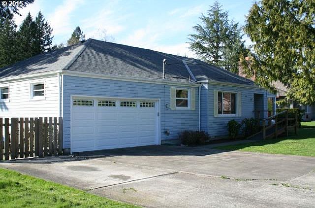 1st image of 847 SE 40th Ave