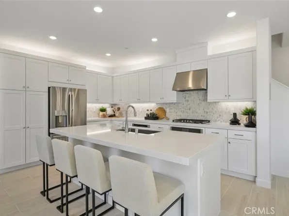 414 Checkerbloom Ln, Santa Paula, CA 93060