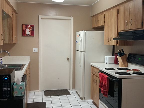 4th image of 3948 Pelican Ct