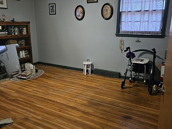 4th image of 2711 S Laura Ave