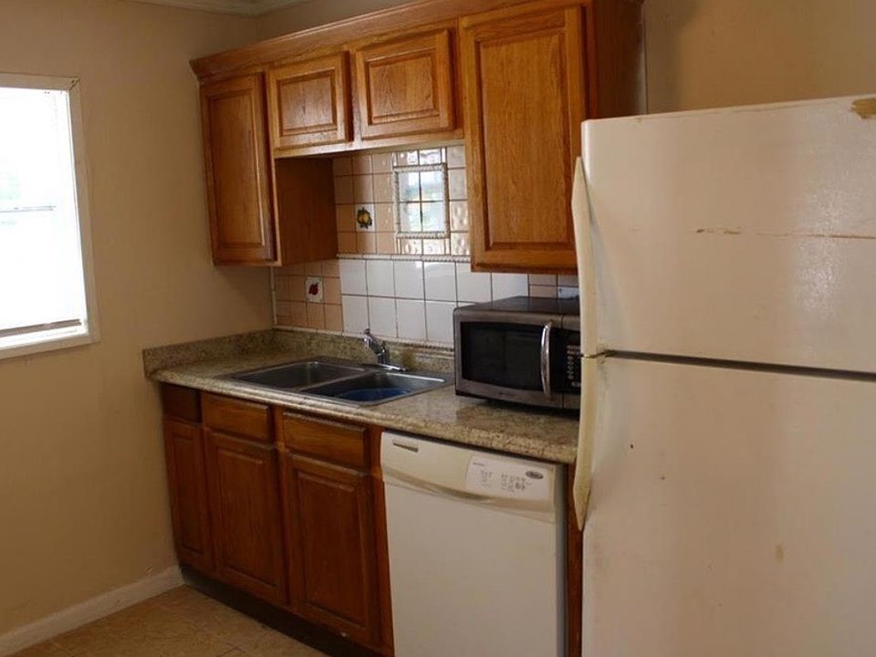 2nd image of 2481 NW 1st St