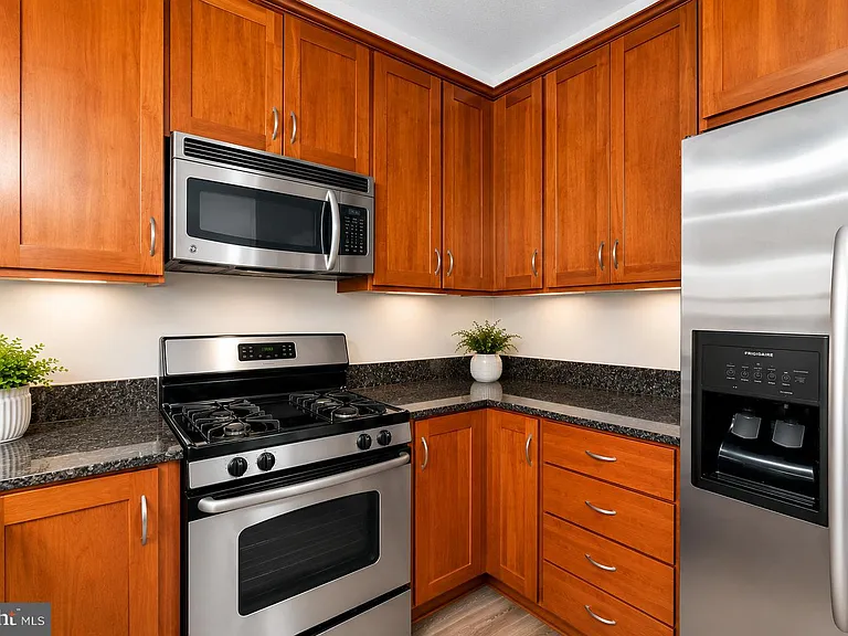 1708 Lake Shore Crest Dr #24 — Photo 13
