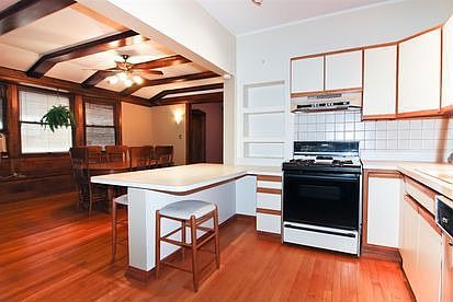 4th image of 410 S Grove Ave APT A