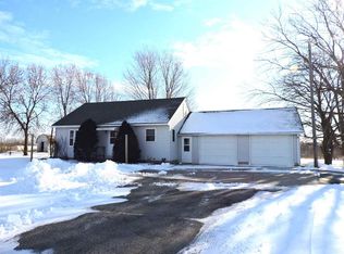 2862 Locust Rd, Decorah, IA 52101