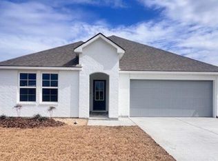 118 Lake Ridge Dr, Broussard, LA 70518