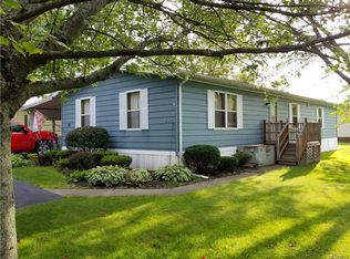 78 Lakewood Vlg, Medina, NY 14103