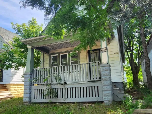 3202 N 11th STREET, Milwaukee, WI 53206