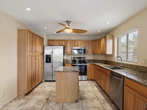 4th image of 1313 E WILDWOOD Drive