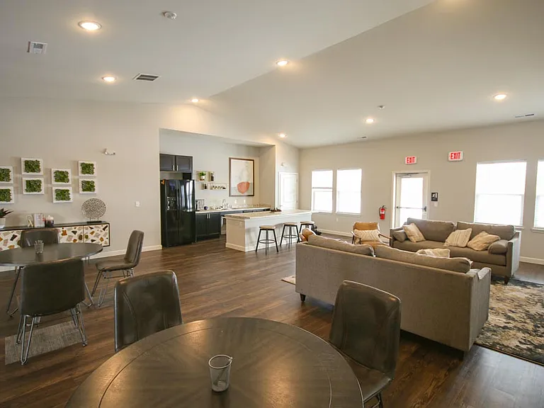 Cityline Apartments — Photo 15
