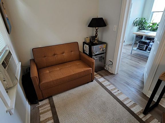 4th image of 948 N Western Ave #2