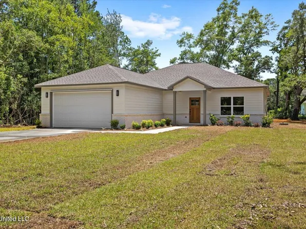 527 Pear St, Ocean Springs, MS 39564