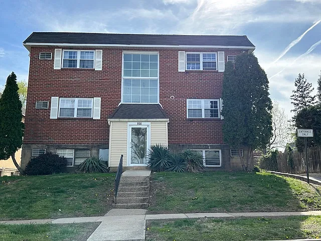 2 bed, 1200 sqft, $1,550 — Photo 1