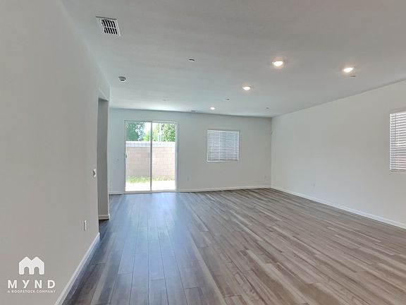 3rd image of 1688 Bullock Dr