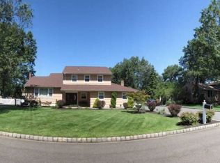 30 Addison Dr, Fairfield, NJ 07004