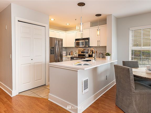 5th image of 123 Queen Anne Avenue N #212