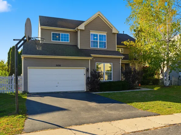 2526 Acorn Dr, Round Lake Beach, IL 60073