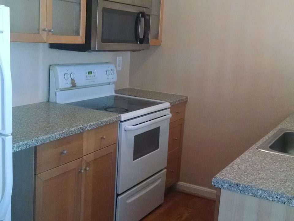 2nd image of 8615 Beekman Pl