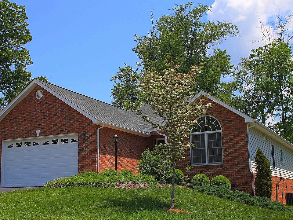 1st image of 417 Clairmont Dr