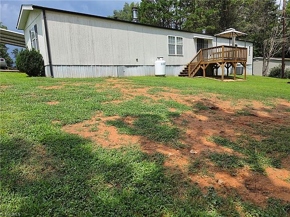 2nd image of 264 Smith Ridgecrest Rd