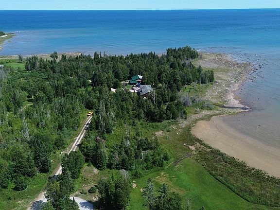 4th image of Barque Point Trl