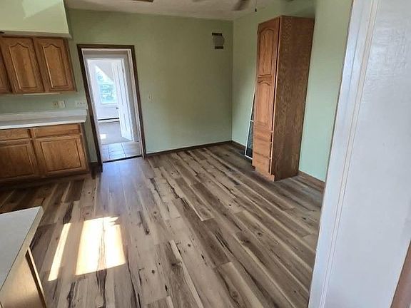 3rd image of 130681 FAIRVIEW ROAD