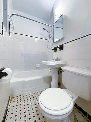 Rented by City Connections Realty | media 12