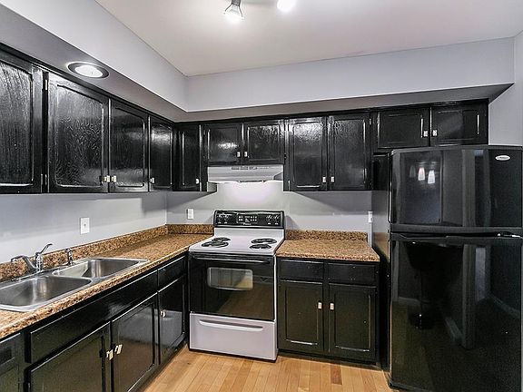 5th image of 840 Malabu Dr APT 112